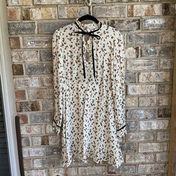Taylor & Sage Dresses Nwt Creamy White Dress With Pink